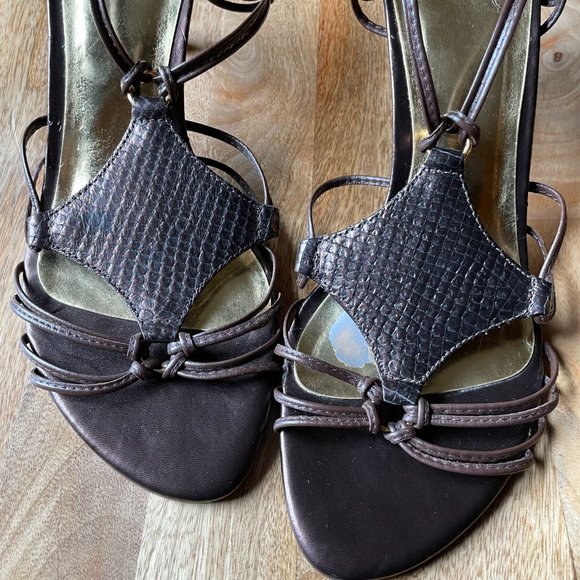 Brown Carlos Santana Kitten Heels, Size 10 - Picture 4 of 5